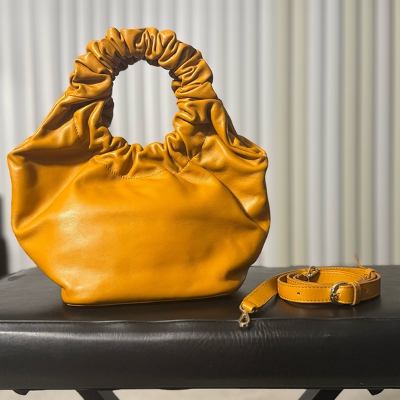 FRAME Ruched Leather Top-Handle Bag – Made in Italy - Picture 2 of 5